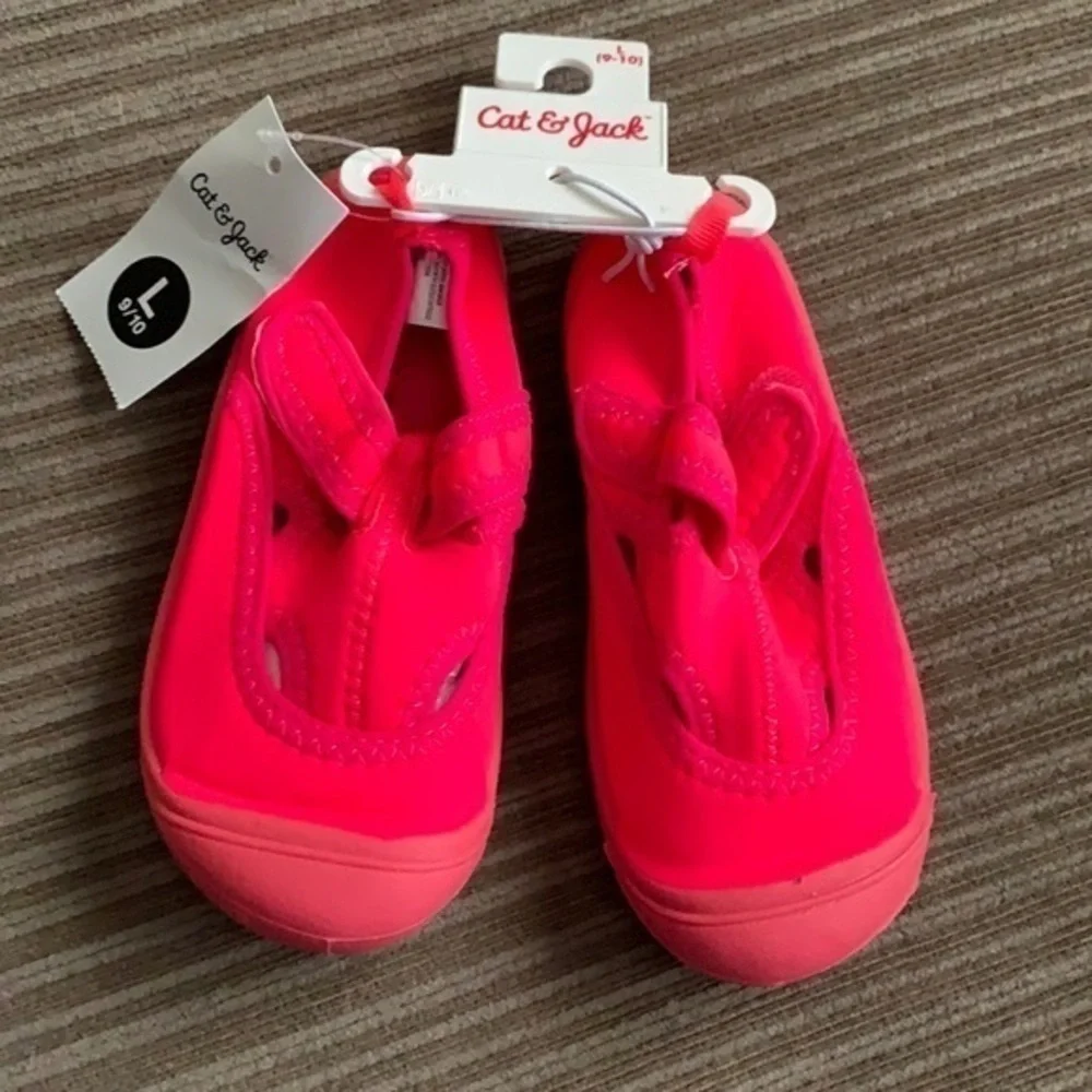 Cat & Jack children’s pink water shoes